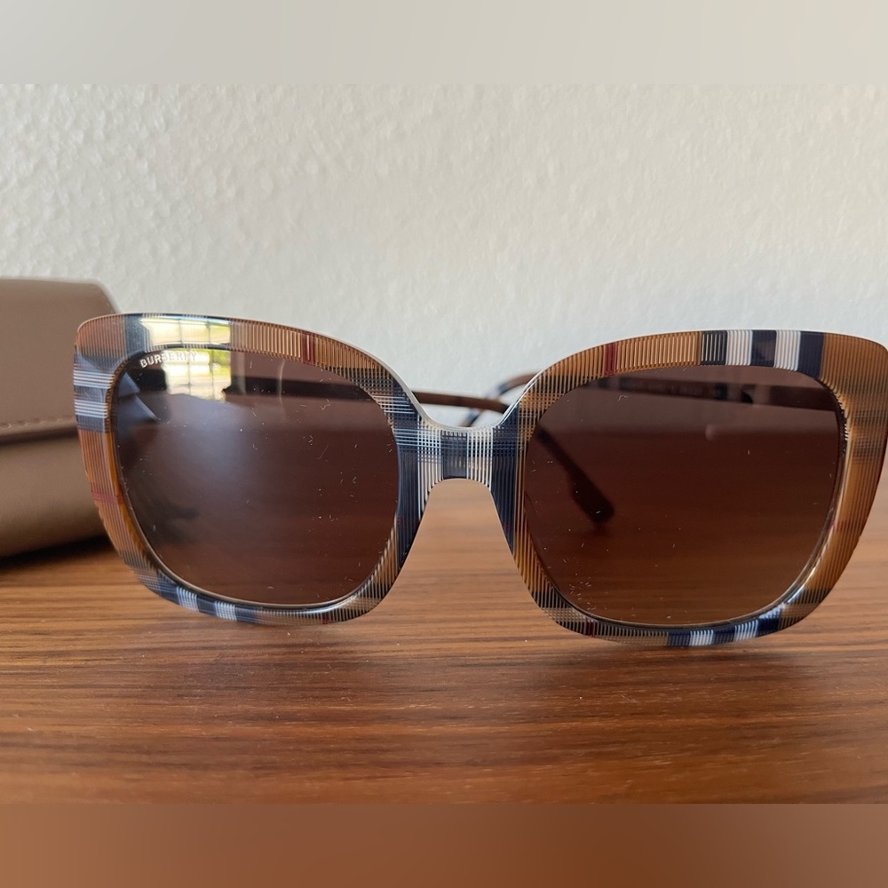 New Burberry square sunglasses 54 mm, BE4323 caroll